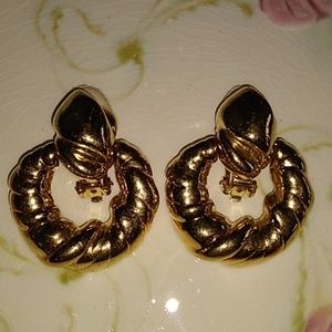 essex Jewelry - Essex clip on earrings gold tone essex Jewelry - Essex clip on earrings gold tone